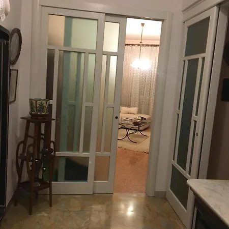 Grande Stanza Con Letto Matrimoniale Bagno Privato Zona San Paolo-trastevere-roma Tre 